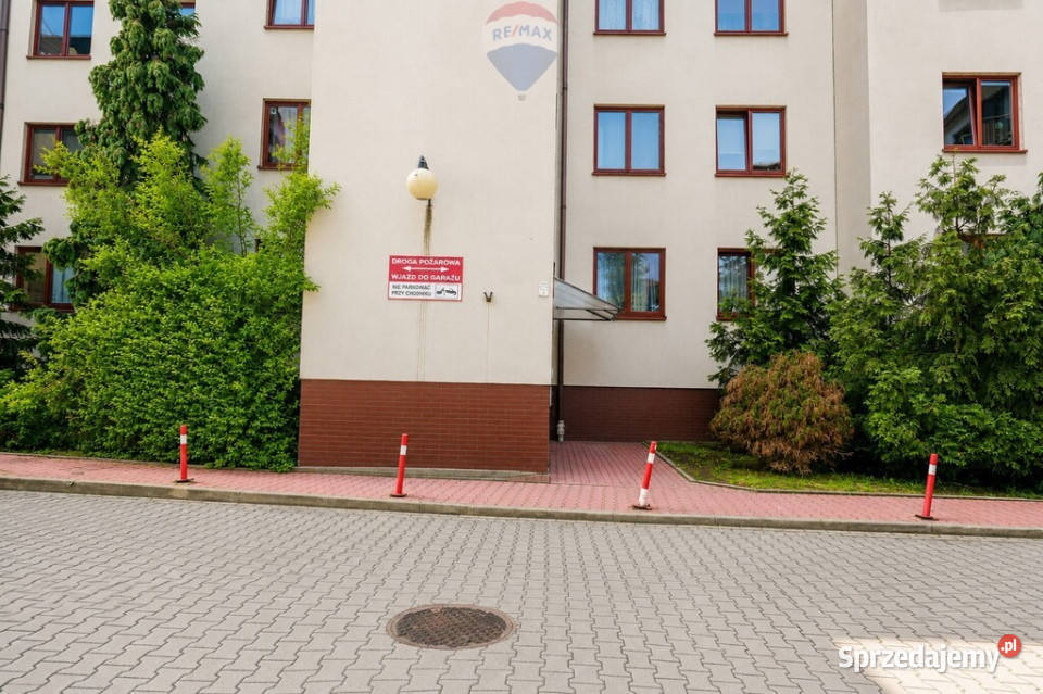 Kawalerka 325 m Balkon Winda Włochy Rok budowy 2002