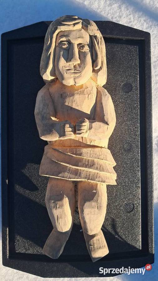 Drewniana Rzeźba Chrystusa Frasobliwego Świecie