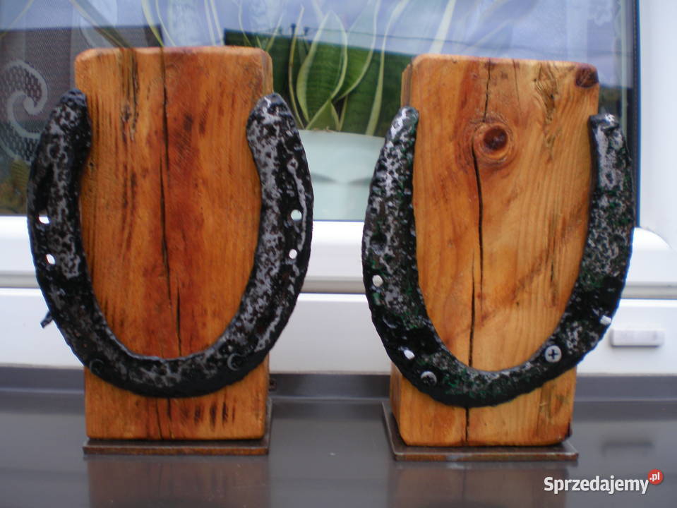 stara podkowa na drewnianej belce Siedlce