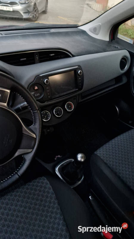 toyota yaris 92015 10 benzyna 51kw 56000