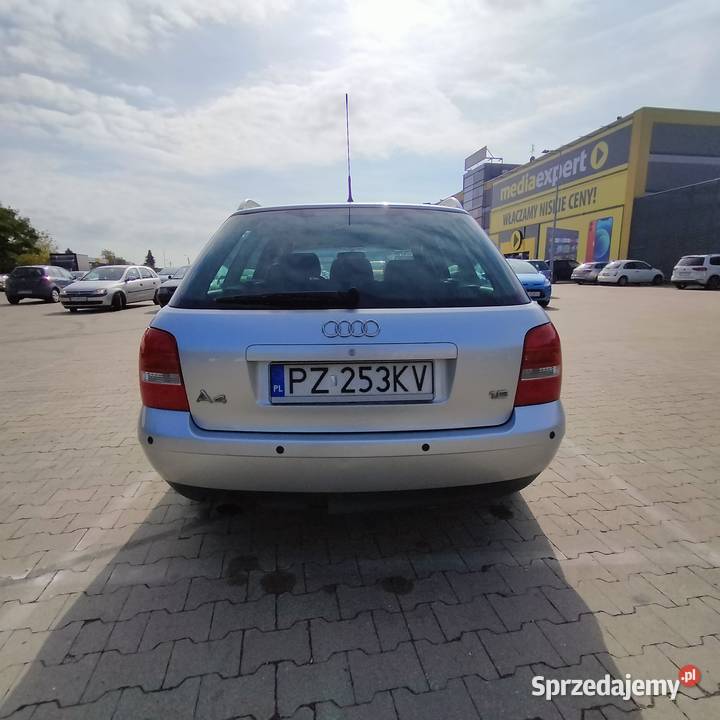 Audi A4 B5 18 kombi Sprawne Zarejestrowane w 1800cm3 Poznań sprzedam