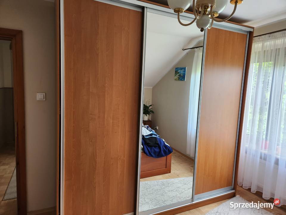 Sprzedam szafę trzydrzwiową z lustrem Gdynia