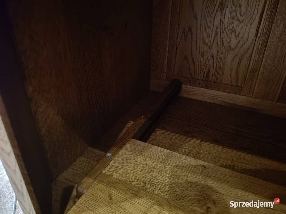 Ciężka dębowa skrzynia