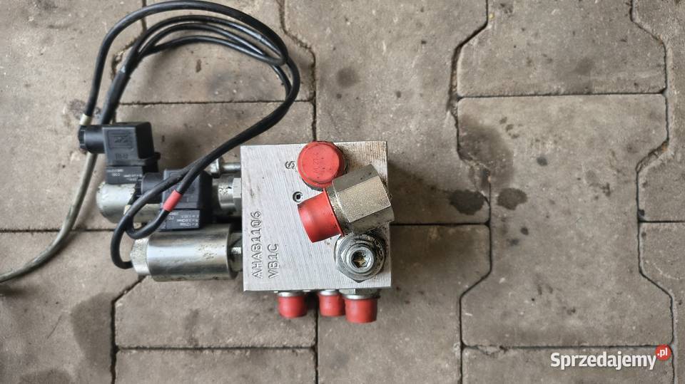Elektrozawór Hydrauliczny DOOSAN Dx140w Części maszyn i innych pojazdów Staszów sprzedam