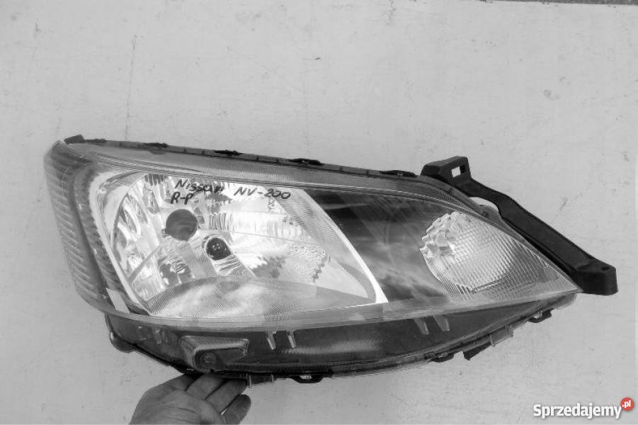 Nissan nv200 lampa przód prawa oryginał
