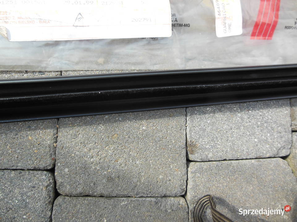 46409484Uszczelka wewnętrzna dolna szyby drzwi osobowe śląskie Kozy