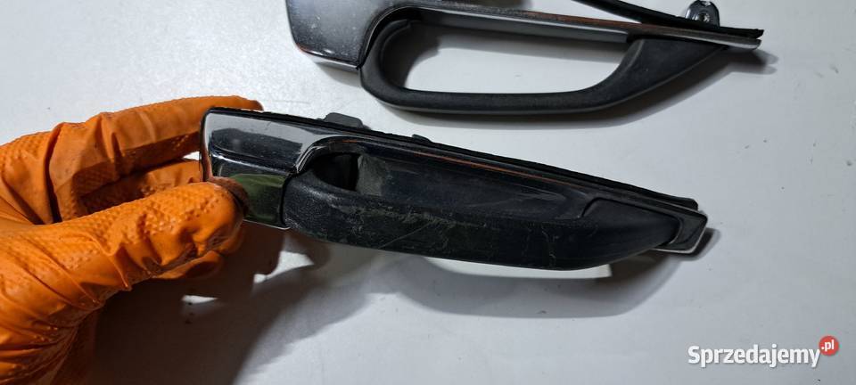 Klamka zewnętrzna tylna lewa prawa Mercedes W123 osobowe Luzino