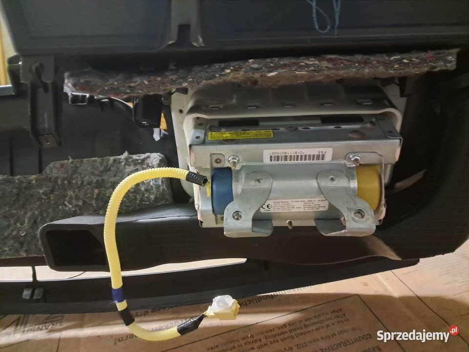 TOYOTA YARIS P9 KONSOLA PODUSZKI PASY osobowe Wrocław