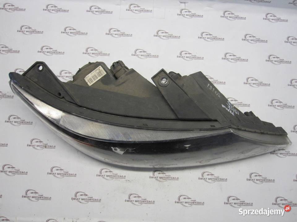 KIA SORENTO II 4x4 10r lampa prawy przód Lampy przednie