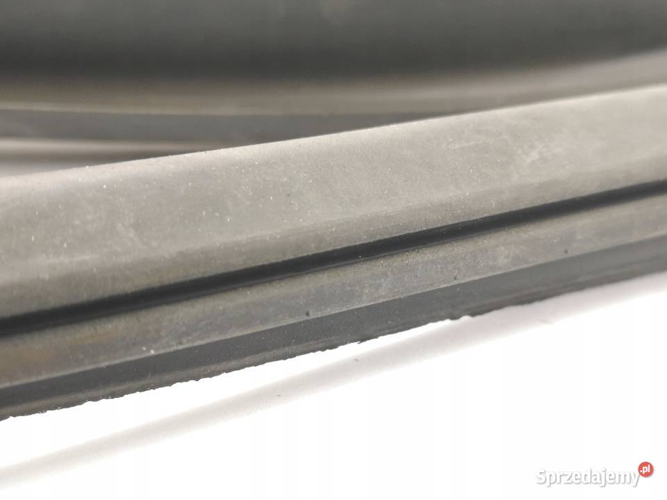 USZCZELKA OBROTOWA SZYBY LEWA IVECO TURBOZETA Uszczelki szyb