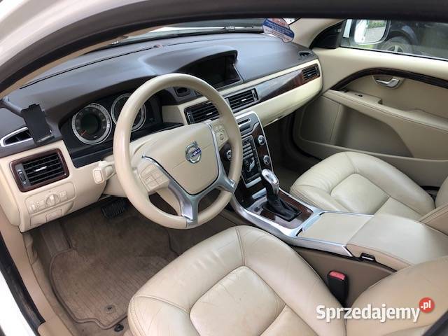 VOLVO XC70 32 benzyna 4x4 AWD wersja premier Rok produkcji 2013 Chełm