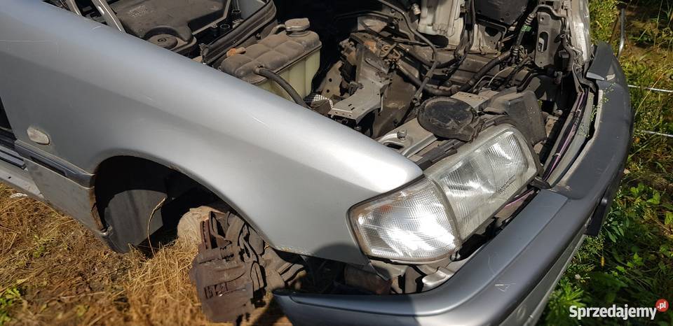 Mercedes W202 cwiartka