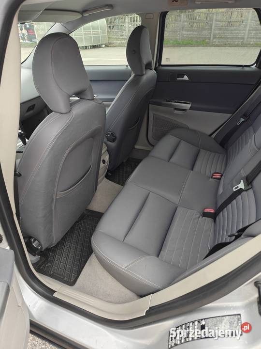 Volvo V50 25T T5 220 AWD 2004 Automat Benzyna podgrzewane fotele Radom