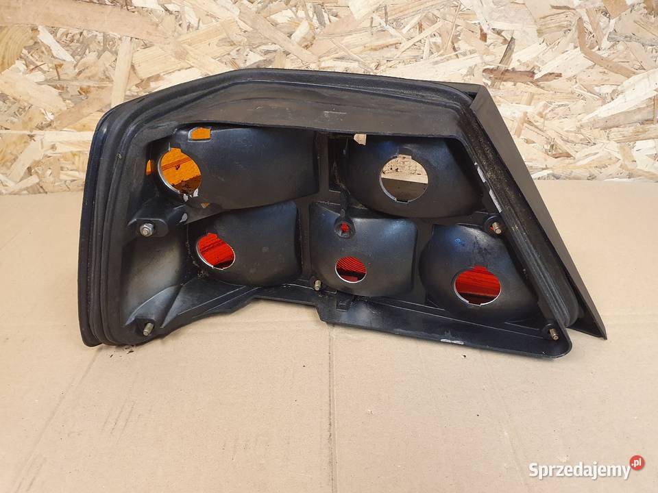 MERCEDES 124 W124 LAMPA PRAWA TYLNA PRAWY TYŁ Międzychód