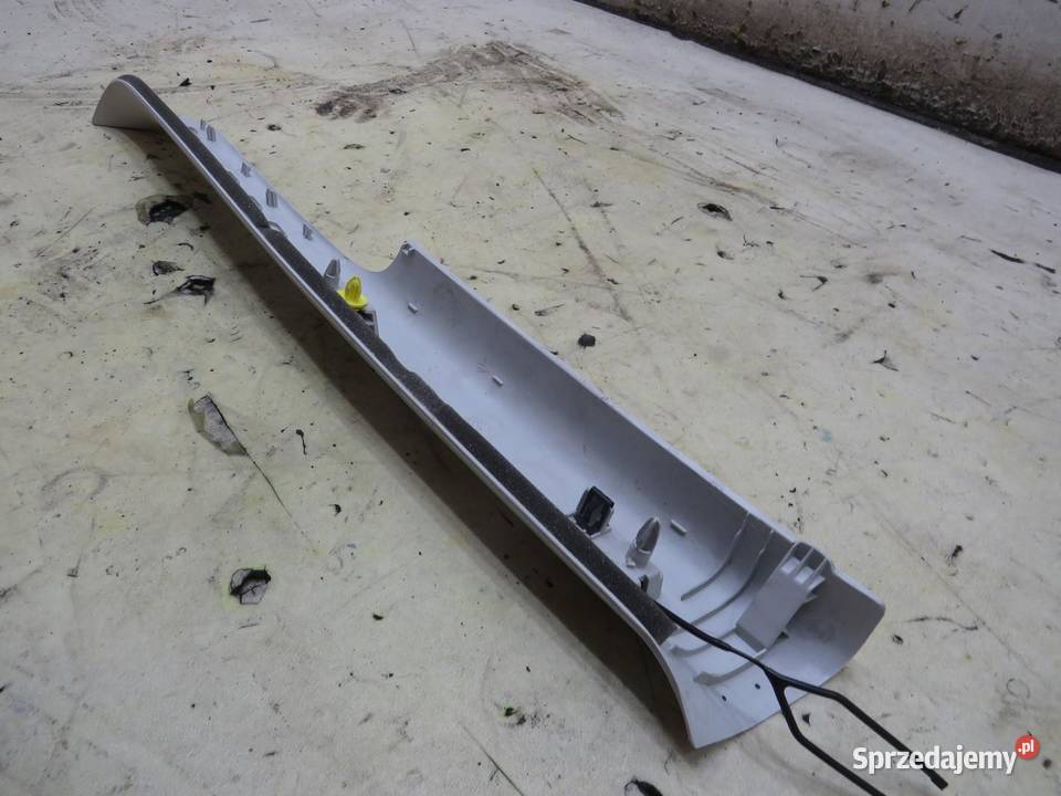OSŁONA SŁUPKA PRAWY PRZÓD FORD FIESTA MK8 osobowe