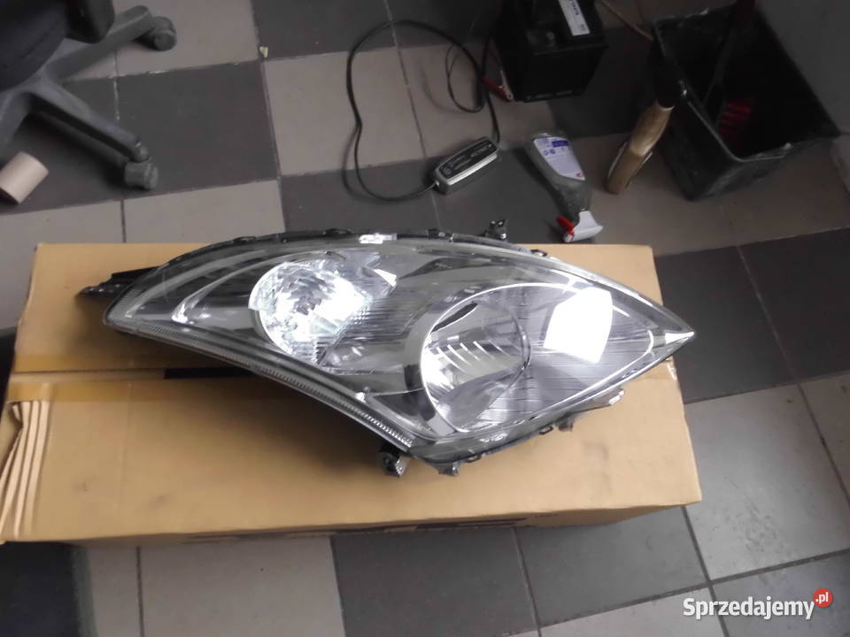 prawy oryginalny reflektor suzuki swift mk7 2010 Bochnia