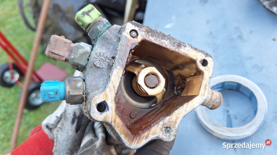 Obudowa termostatu czujniki Peugeot 406 18 16V Konin