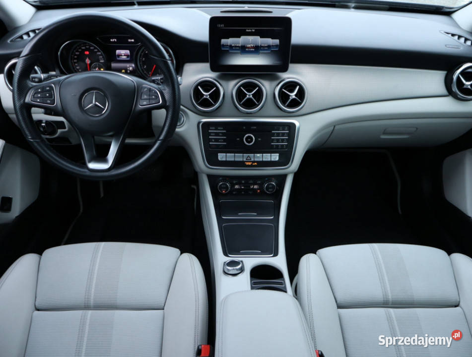 Mercedes GLA GLA 200 mazowieckie