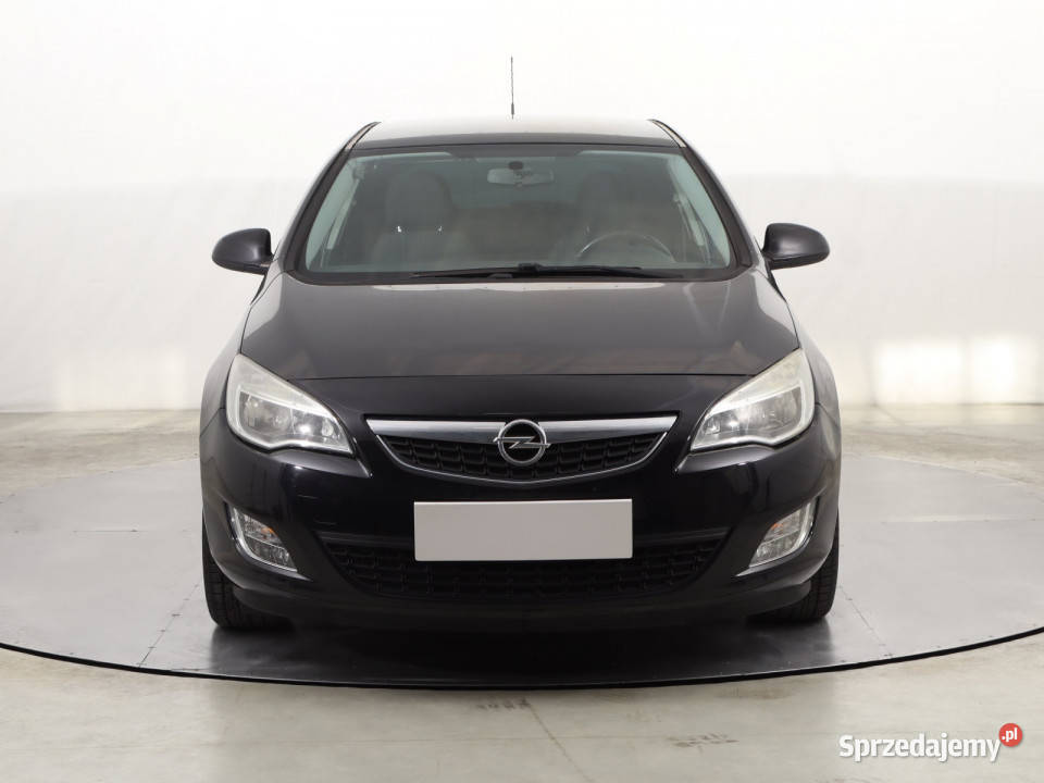 Opel Astra 14 T czarny