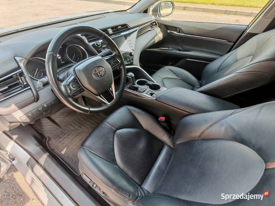 Salon Polska stan idealny Sedan / Limuzyna Częstochowa