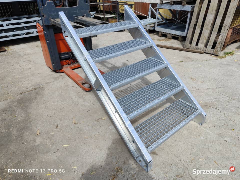 Schody metalowe wema wejście na 112 loft 5 Elżbieta
