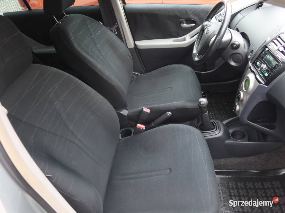 Toyota Yaris 13 VVTi sprzedam
