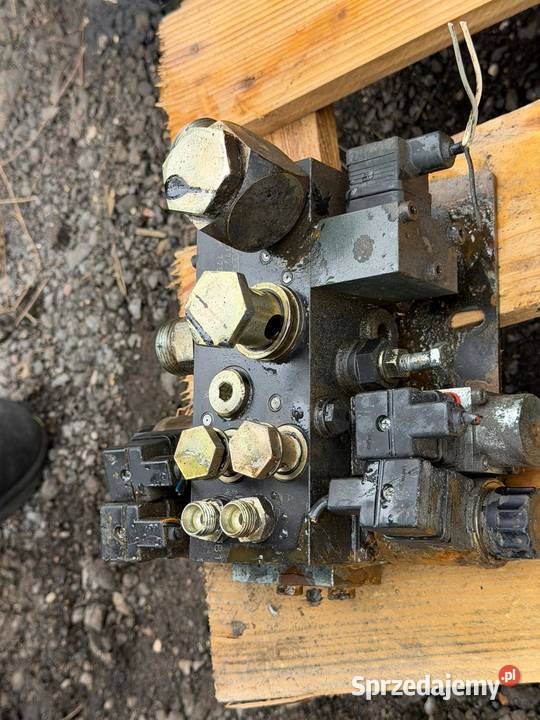 Rozdzielacz hydrauliczny trzysekcyjny HAWE sprzedam