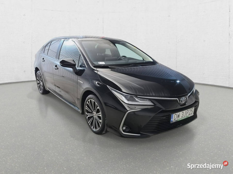 Toyota Corolla Seria E16 2012 czarny sprzedam