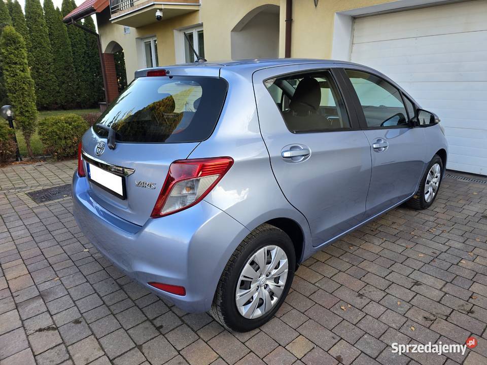 Toyota Yaris 133 VVTi 99 AUTOMAT serwosowany nieuszkodzony Karczew sprzedam