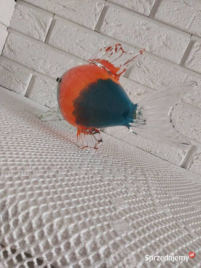 Szklana masywna ryba