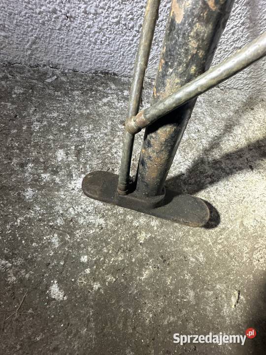Stacjonarną metalową pompkę ręczną słupkową śląskie Gliwice