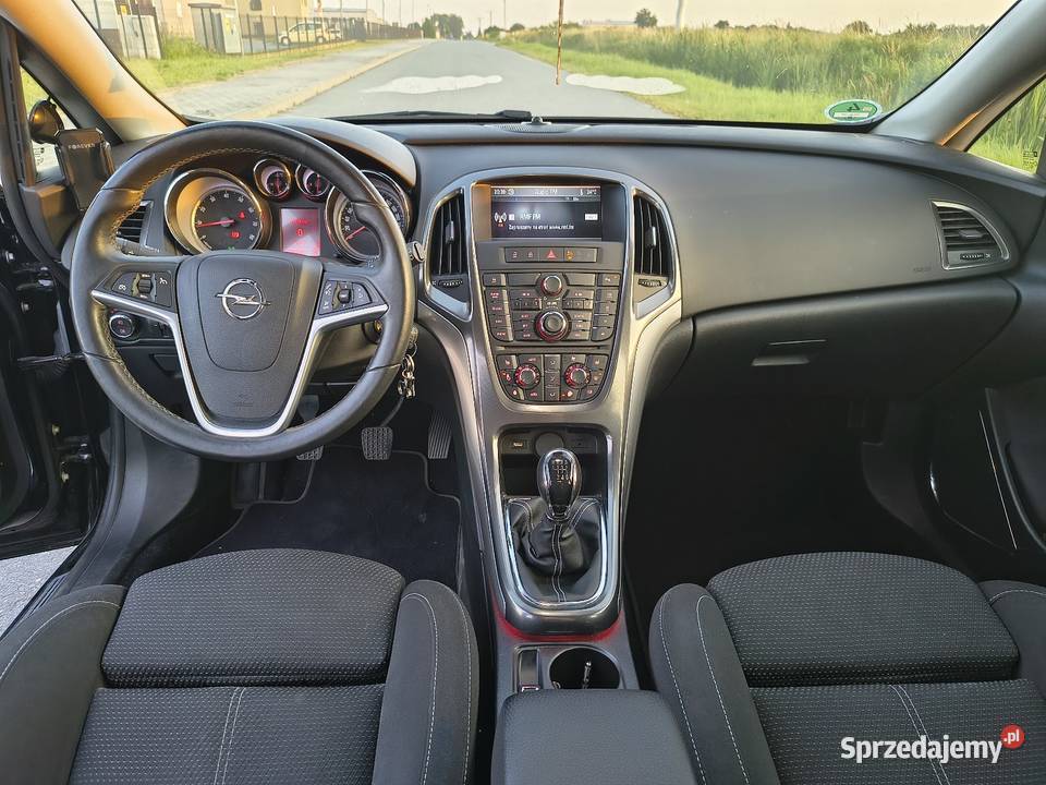 Opel Astra J 14 turbo lampy LED prywatny bluetooth