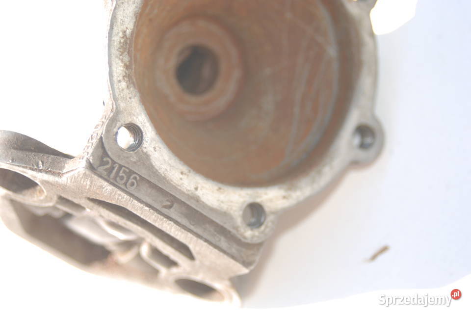 Podstawa dolna korpus pompy paliwa Fiat 126p Cieszyn