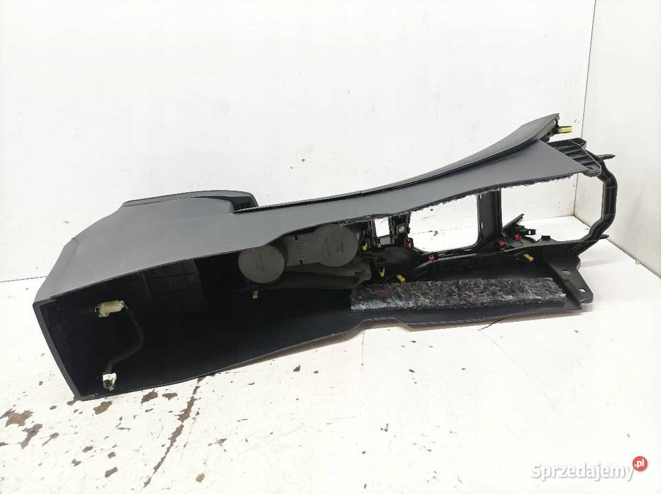 TUNEL ŚRODKOWY PODŁOKIETNIK E16 E17 E18 Toyota świętokrzyskie