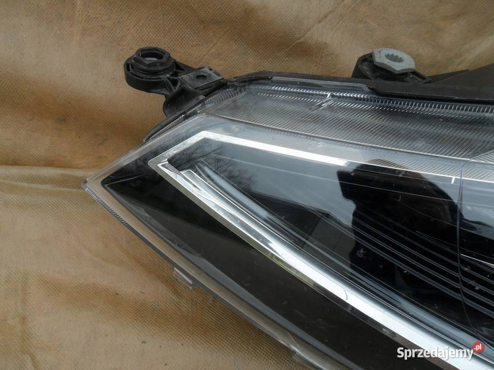 LAMPA REFLEKTOR LEWY PRZÓD EU 6F1941773A SEAT Nowy Tomyśl