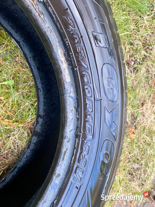 Sprzedam 4 letnie opony Toyo 20560R16 sprzedam