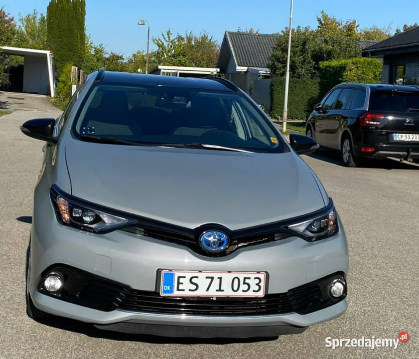 Toyota Auris II 2012 136KM Auris Sadlno