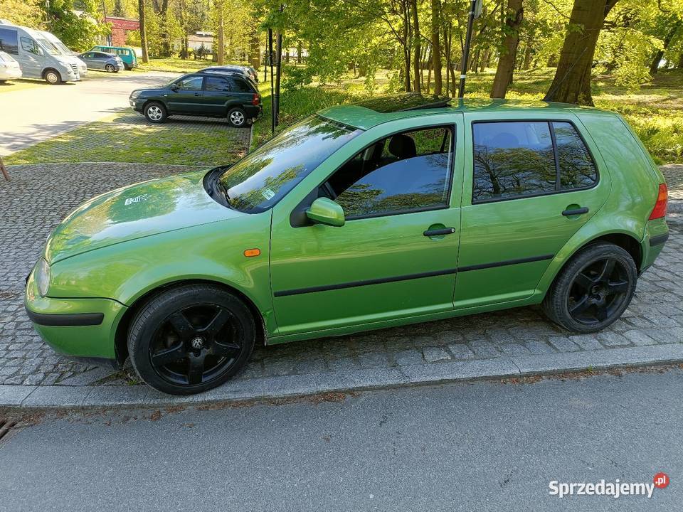 Golf 4 benzyna z klimatyzacją ładny Alus nieuszkodzony Kłodzko