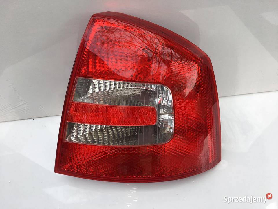 SKODA OCTAVIA 2 PRAWA LAMPA TYŁ