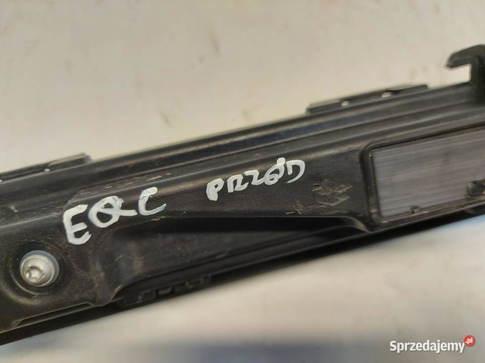 Mercedes EQC 400 W293 LAMPA ŚRODKOWA LED