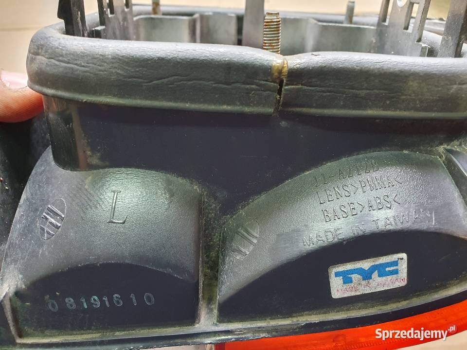 VW TRANSPORTER T4 LAMPA LEWA TYLNA LEWY TYŁ Międzychód