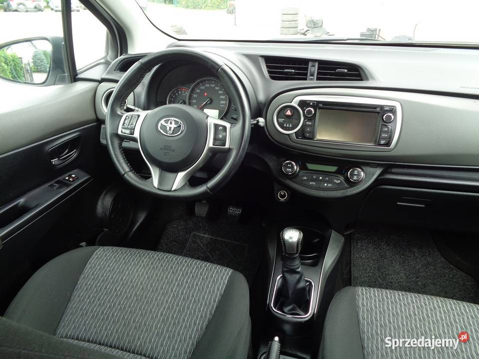 Toyota Yaris Klimatronic Navi Sprowadzona Rok produkcji 2013 kujawsko-pomorskie Dolna Grupa sprzedam