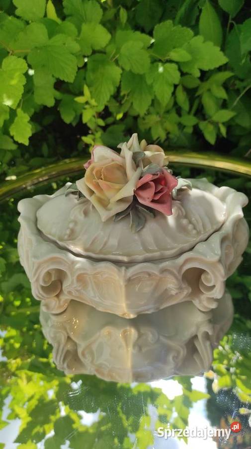 SZKATUŁA PORCELANOWA KARL ENS VOLKSTEDT RÓŻE Antyki, Sztuka, Kolekcje łódzkie Pabianice