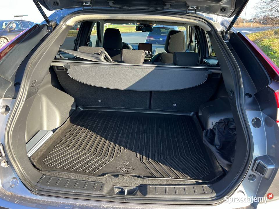 Mitsubishi Eclipse Cross Hybrid Plug In 4 X 4 światła do jazdy dziennej