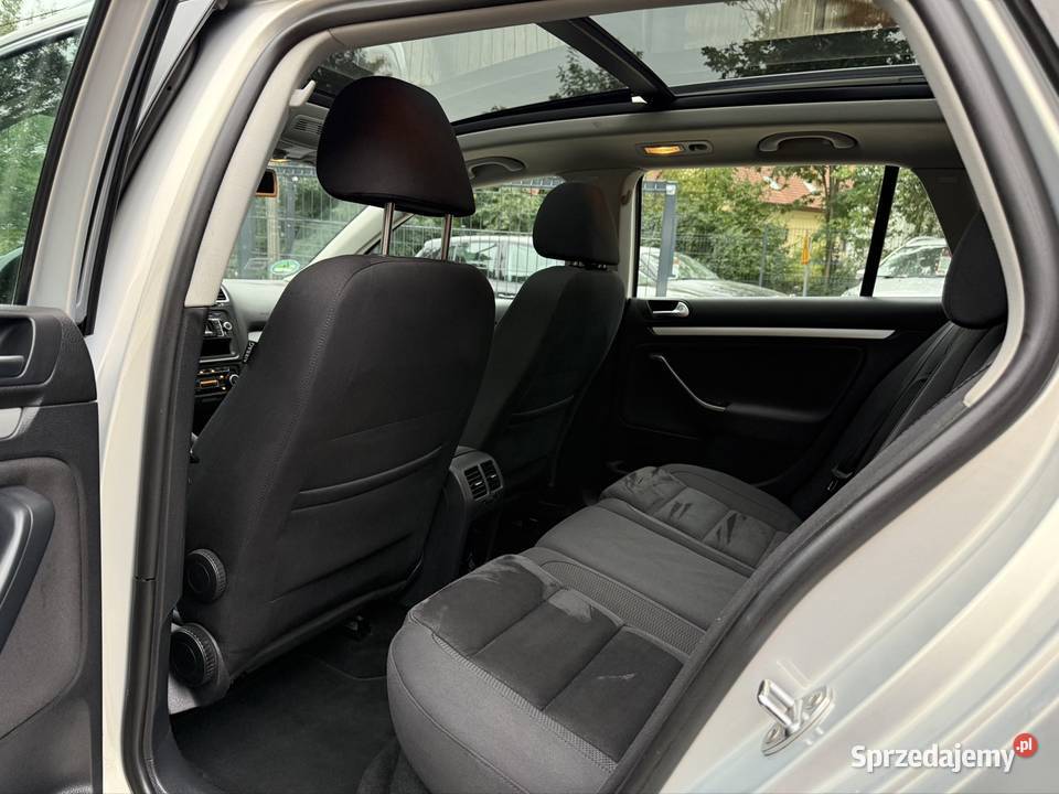 Volkswagen Golf z Nemec Rok produkcji 2009 Kraków