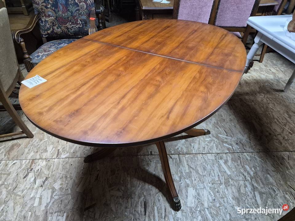 Owalny drewniany stół w stylu angielskim z Sypniewo