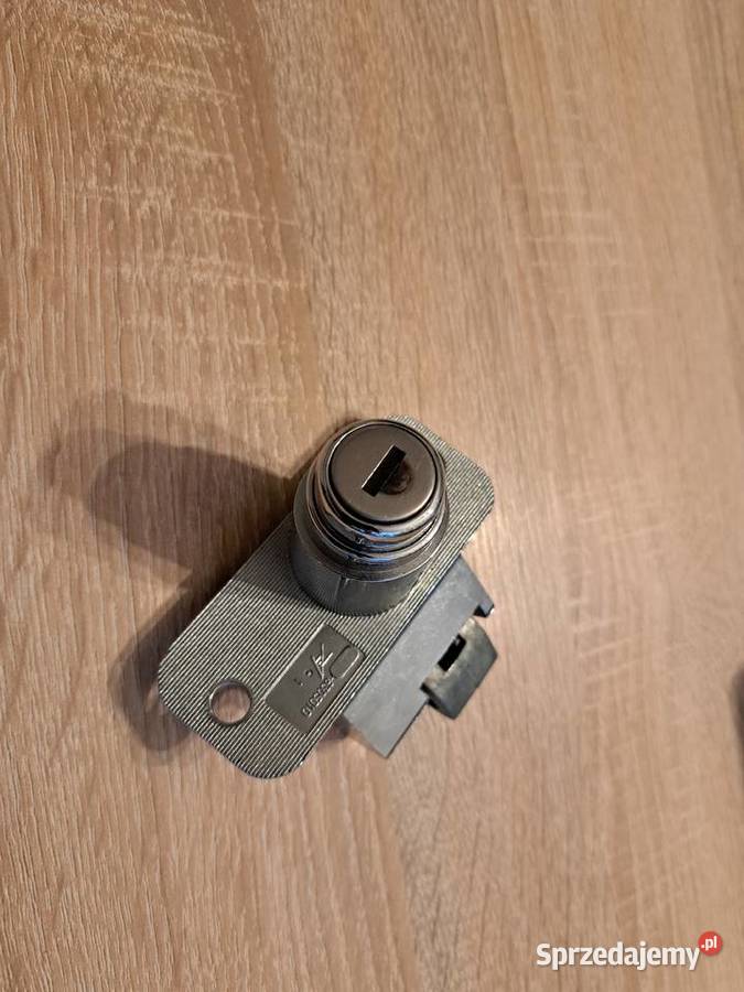 Zamek klapy bagażnika Fiat125p Leszno