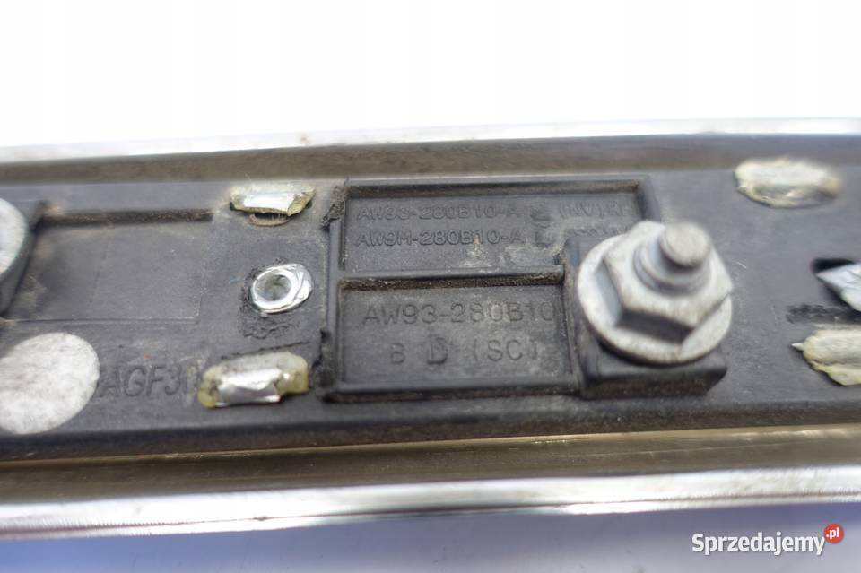 Jaguar XJ X351 LISTWA PRZEDNIEGO BŁOTNIKA prawa osobowe Rudka