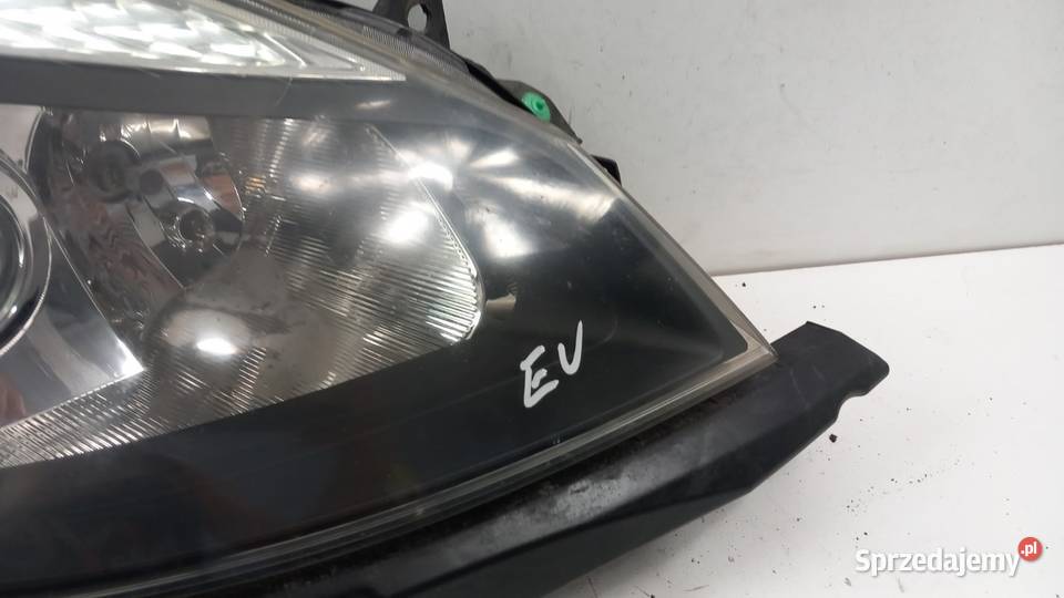 RENAULT CLIO III LAMPA PRZÓD PRAWA EU SOCZEWKA osobowe Zbierkowo