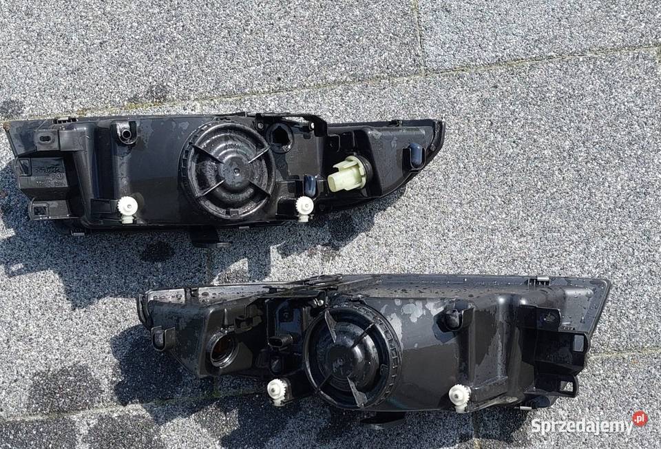Mitsubishi carisma 00 reflektor lampa ciemna Wrocław
